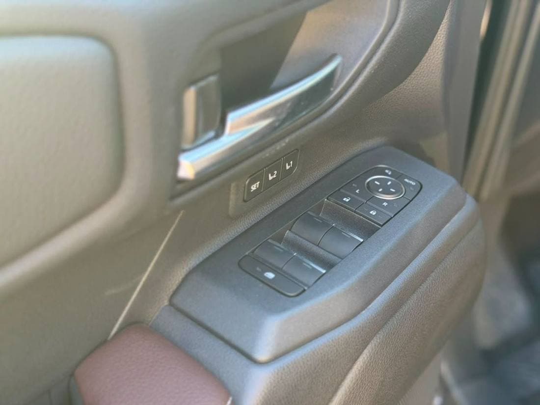 2026 Toyota Land Cruiser VXR thumbnail 8