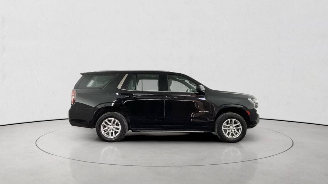 2024 Chevrolet Tahoe LS thumbnail 3