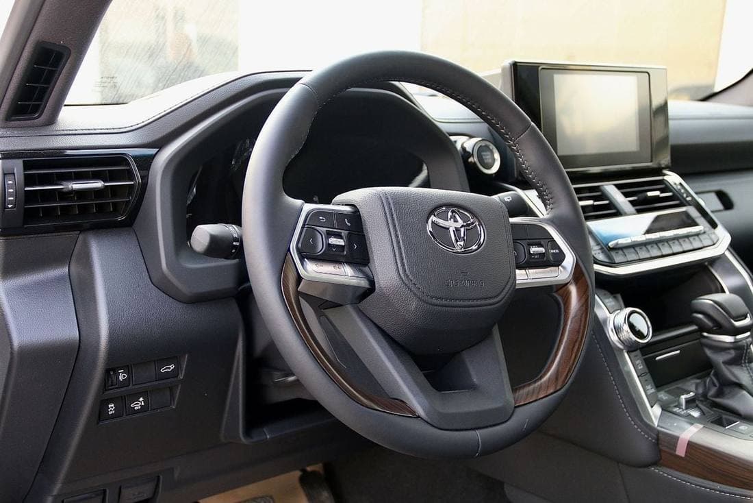 2026 Toyota Land Cruiser GXR thumbnail 6