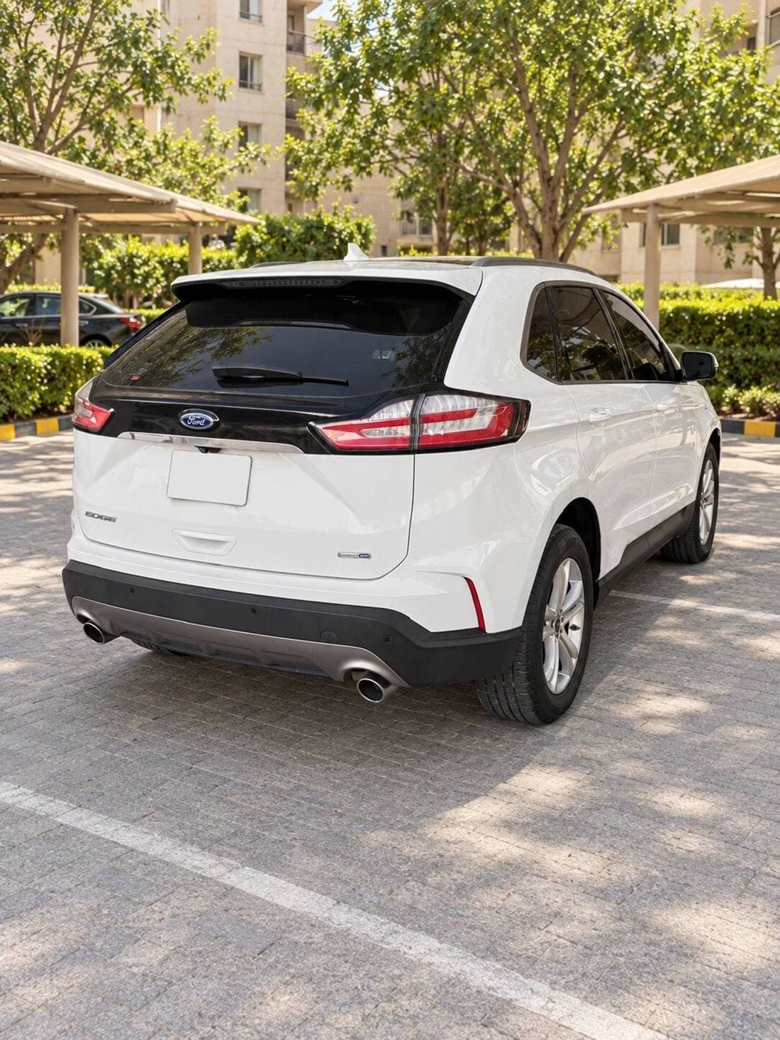 2019 Ford Edge SEL thumbnail 4