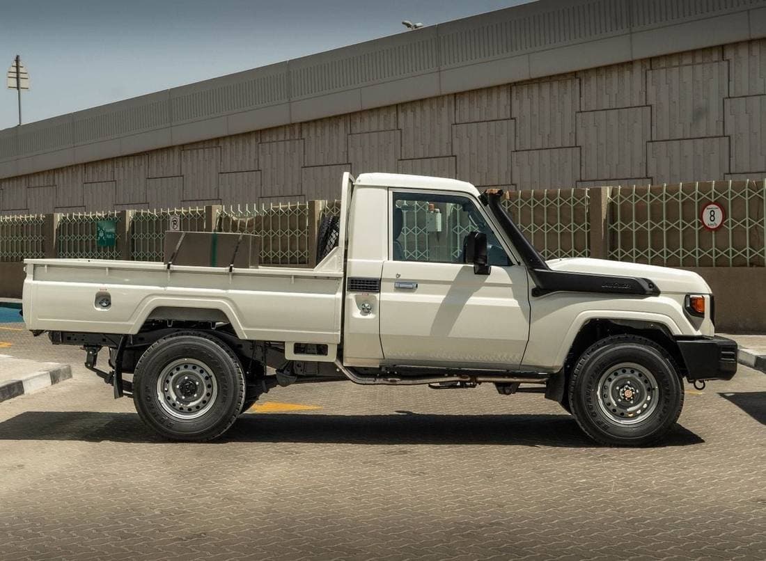 2026 Toyota Land Cruiser Pick Up thumbnail 7