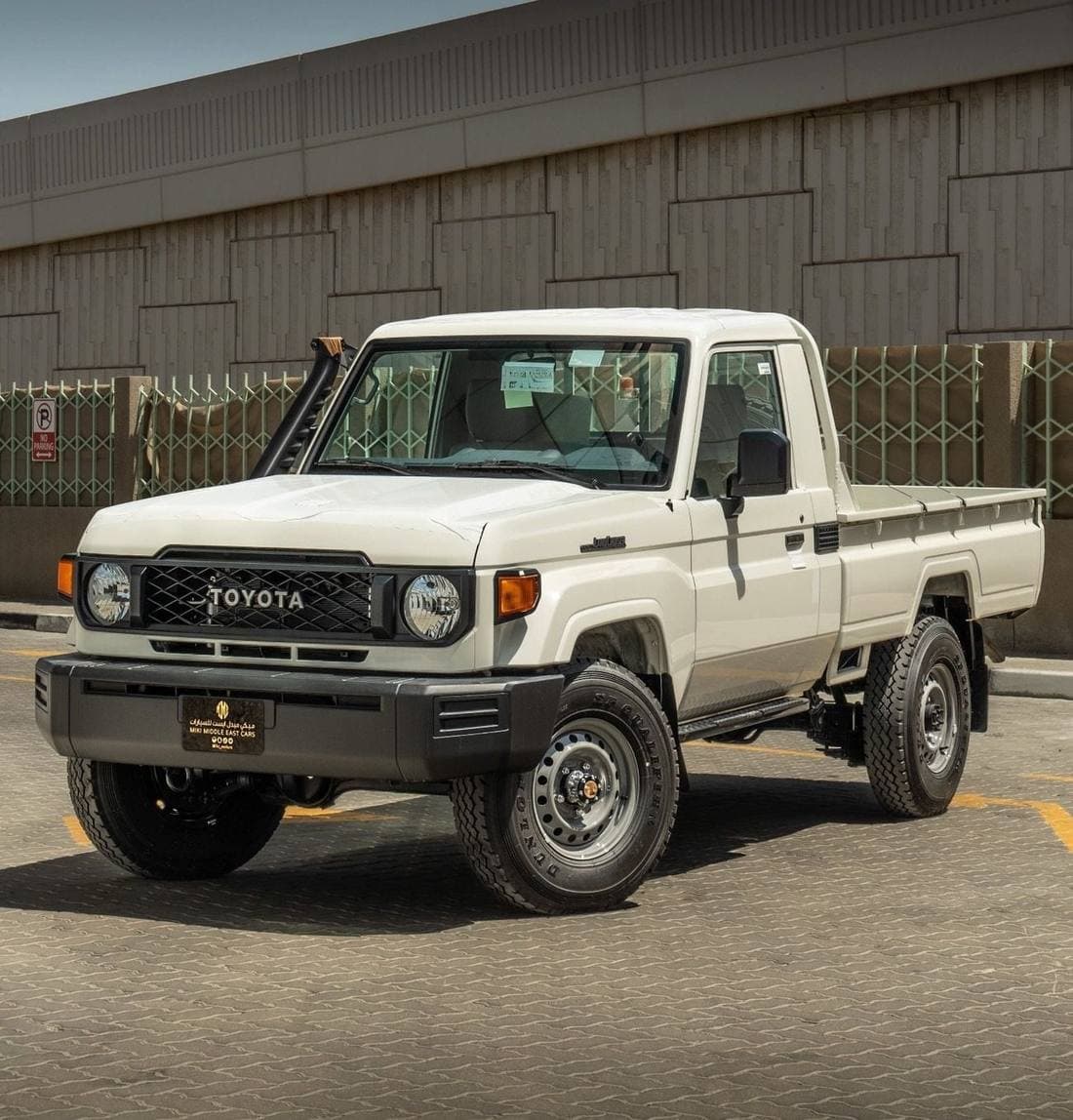 2026 Toyota Land Cruiser Pick Up thumbnail 2