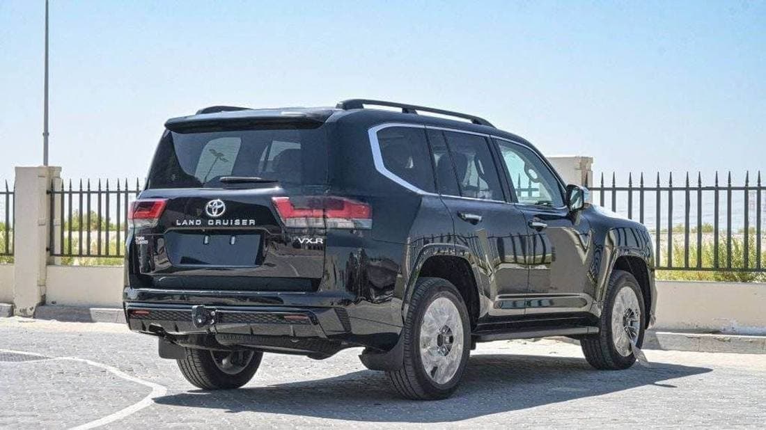 2026 Toyota Land Cruiser VXR thumbnail 3