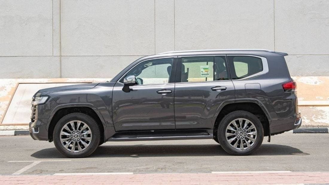 2025 Toyota Land Cruiser VXR thumbnail 4
