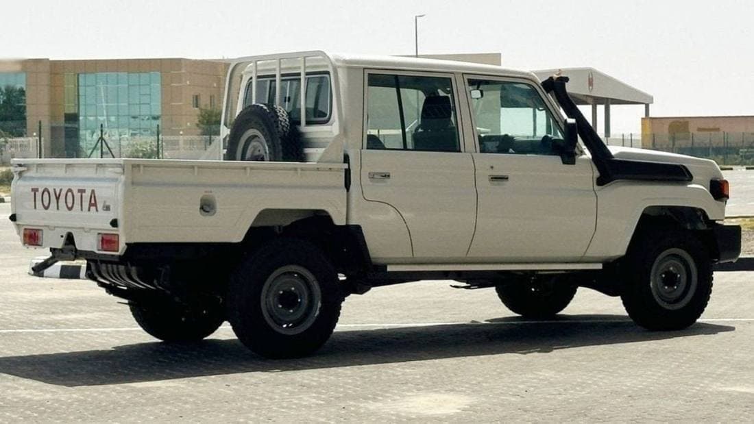 2026 Toyota Land Cruiser Pick Up thumbnail 2