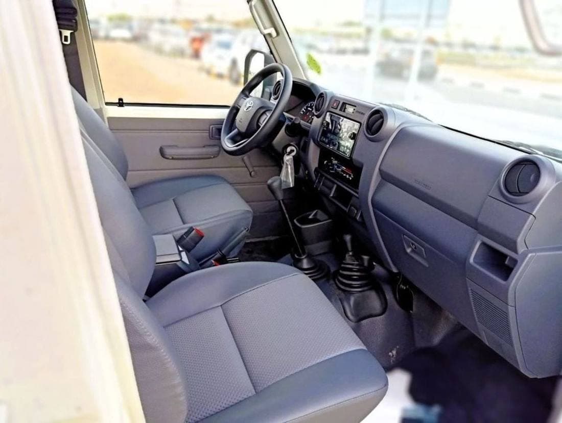 2026 Toyota Land Cruiser Pick Up 4.2l Double Cabine thumbnail 8