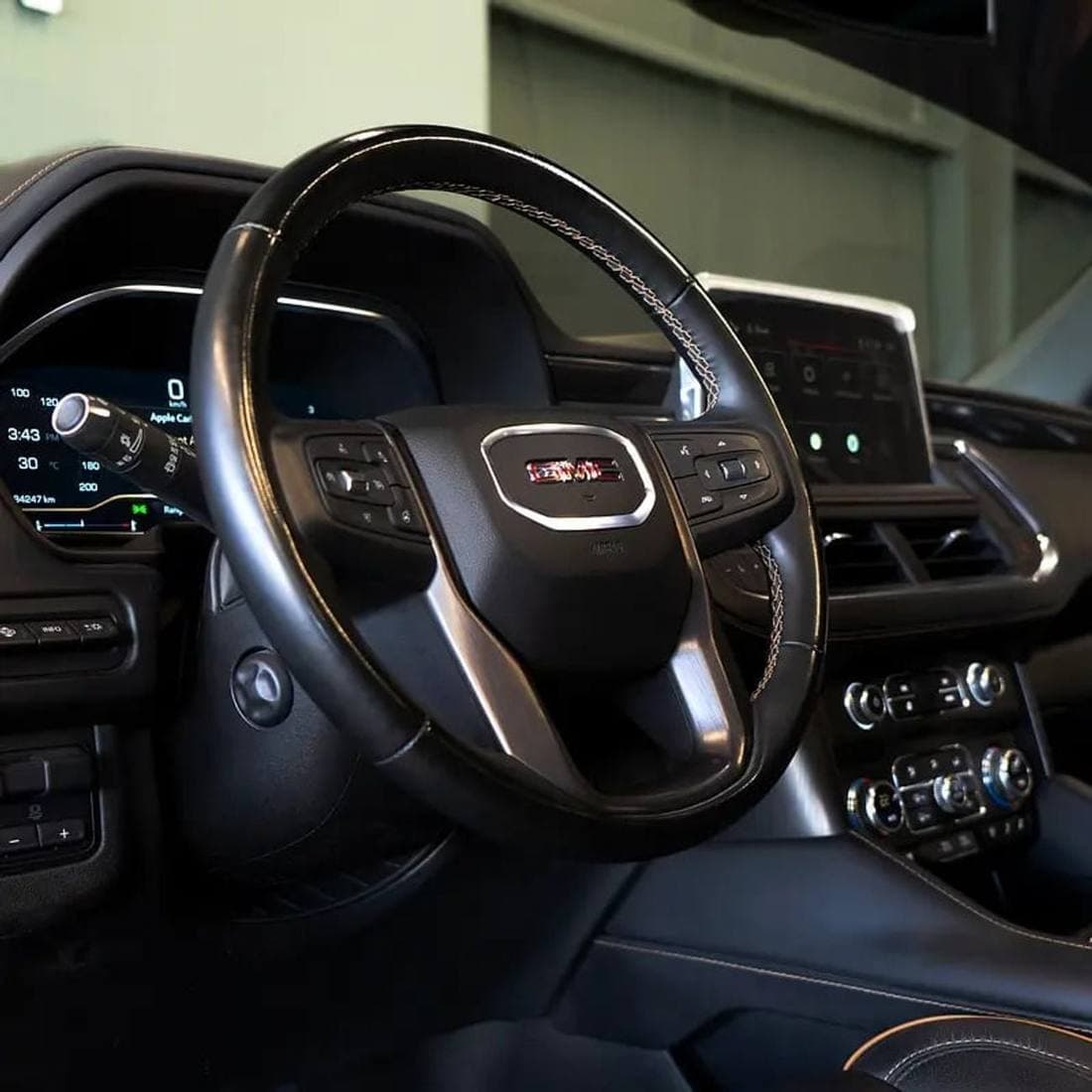 2024 GMC Yukon AT4 thumbnail 8