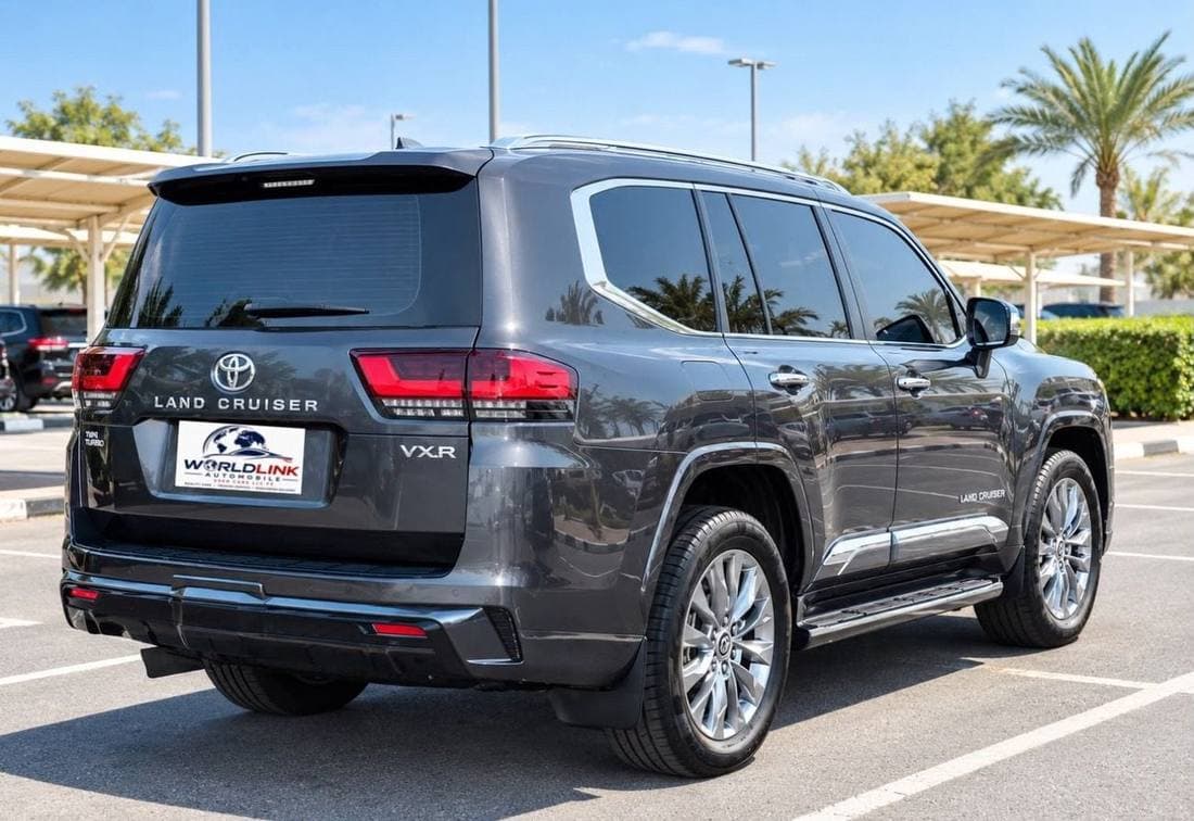 2022 Toyota Land Cruiser VXR thumbnail 4