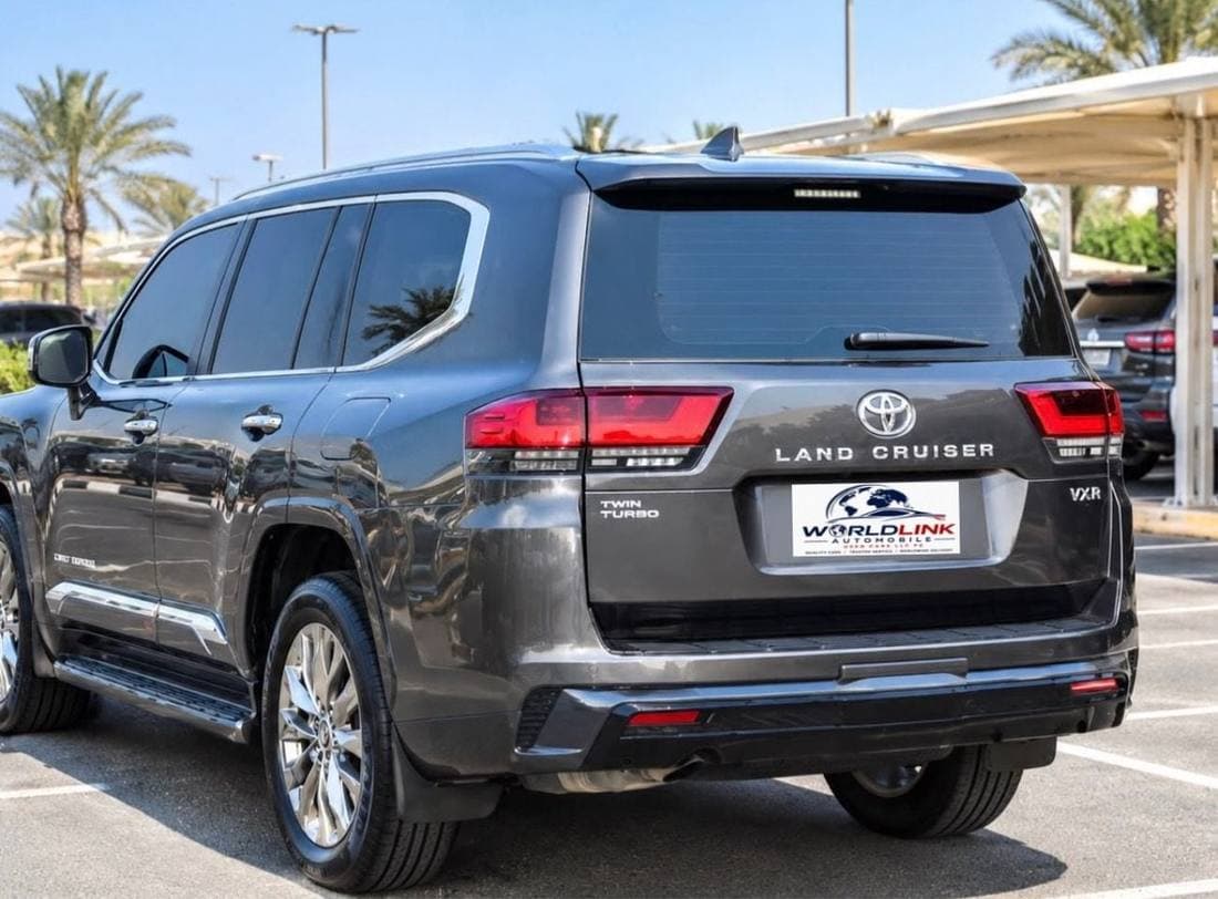 2022 Toyota Land Cruiser VXR thumbnail 3