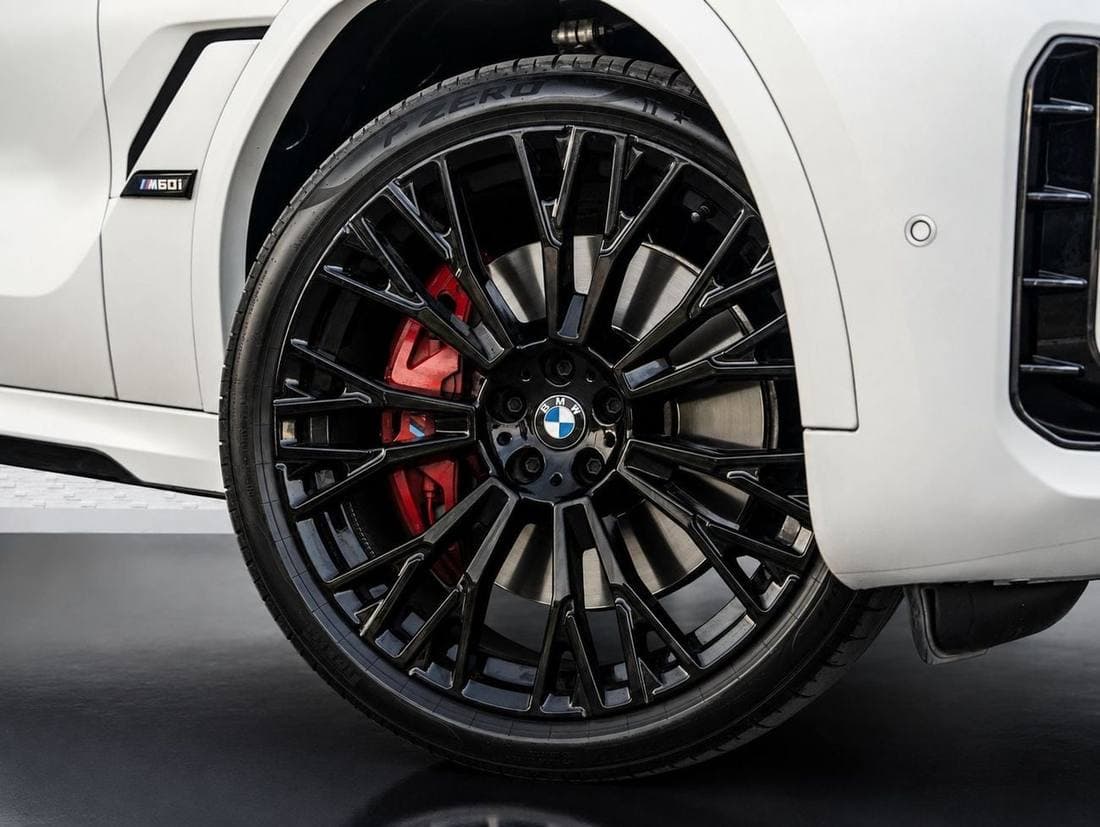 2024 BMW X6 M60i thumbnail 6