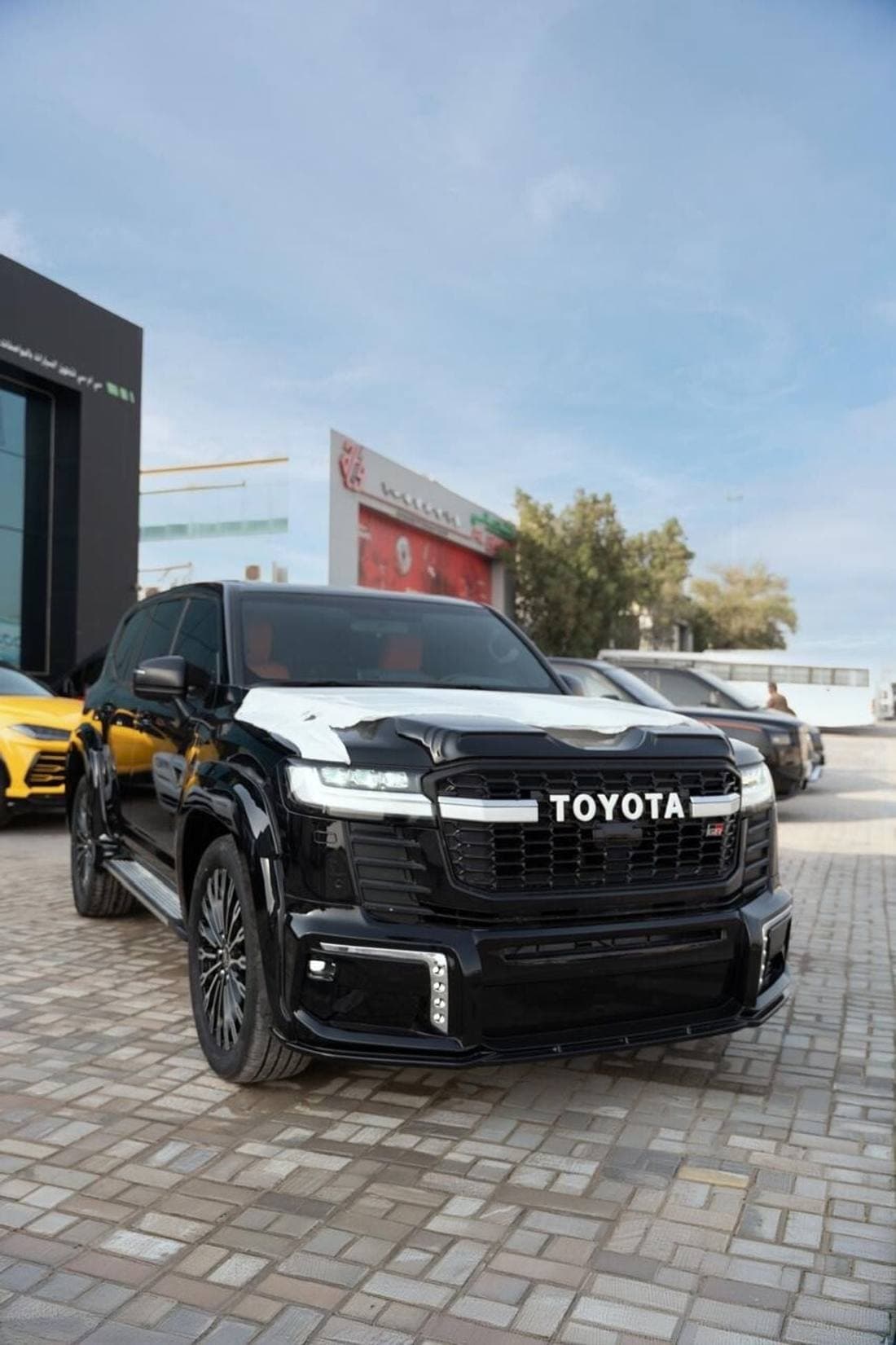 2026 Toyota Land Cruiser thumbnail 3