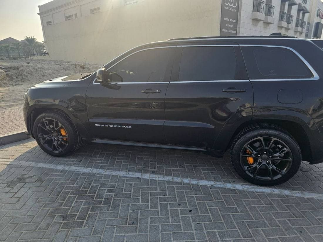 2015 Jeep Grand Cherokee SRT8 thumbnail 4