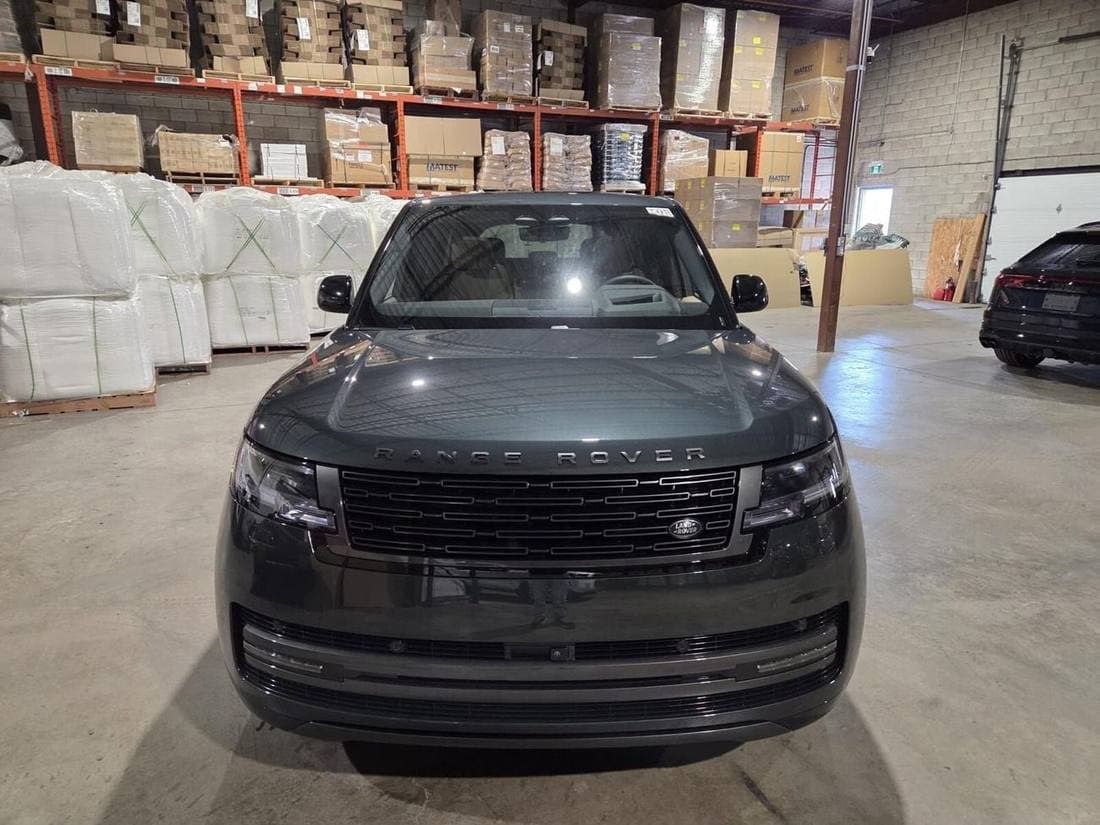 2026 Land Rover Range Rover SE thumbnail 2