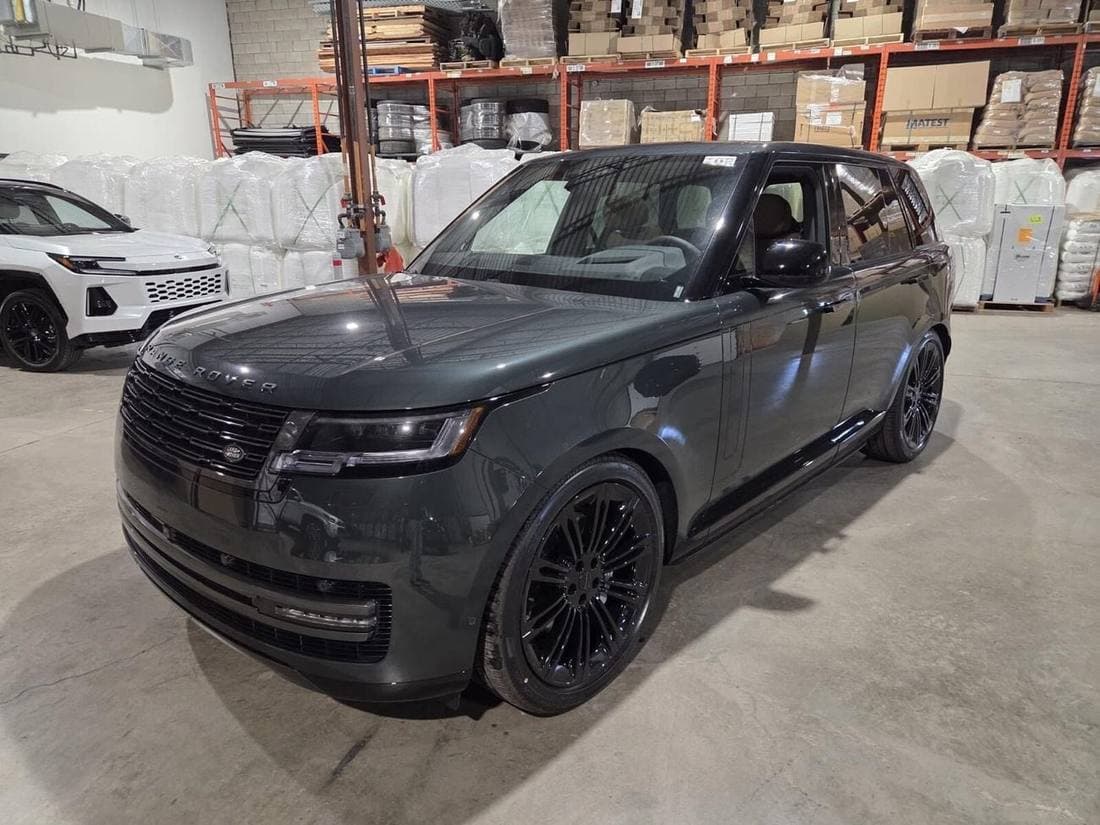 2026 Land Rover Range Rover SE thumbnail 3