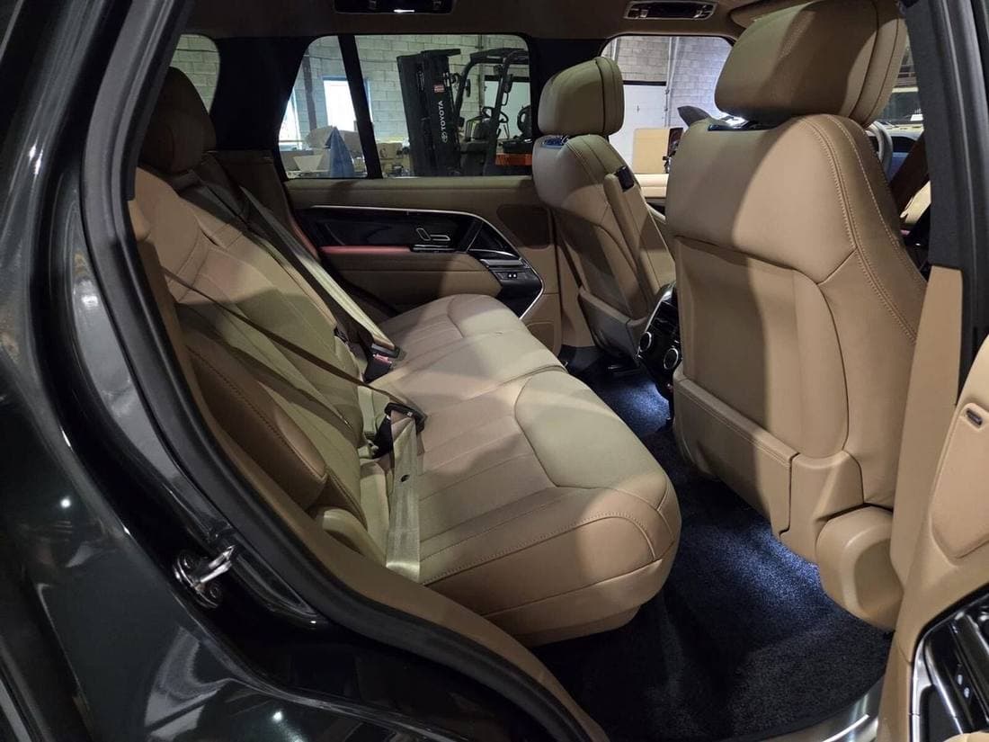 2026 Land Rover Range Rover SE thumbnail 8