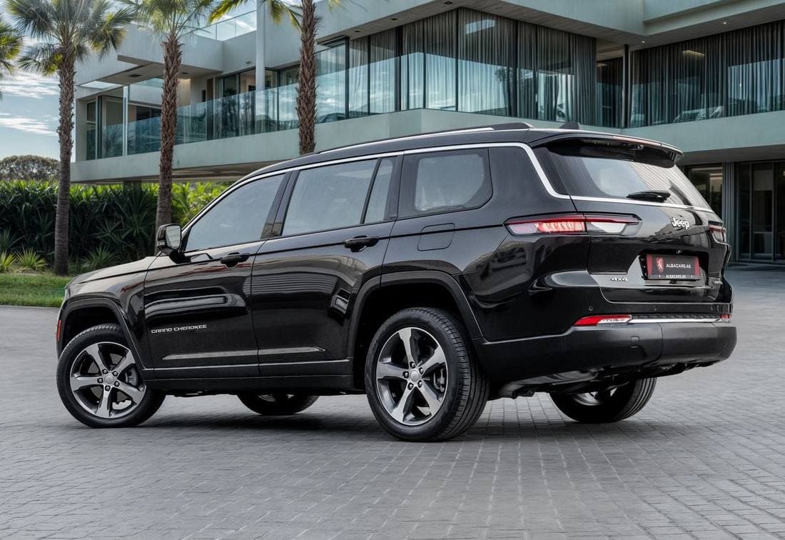 2023 Jeep Grand Cherokee Limited thumbnail 3