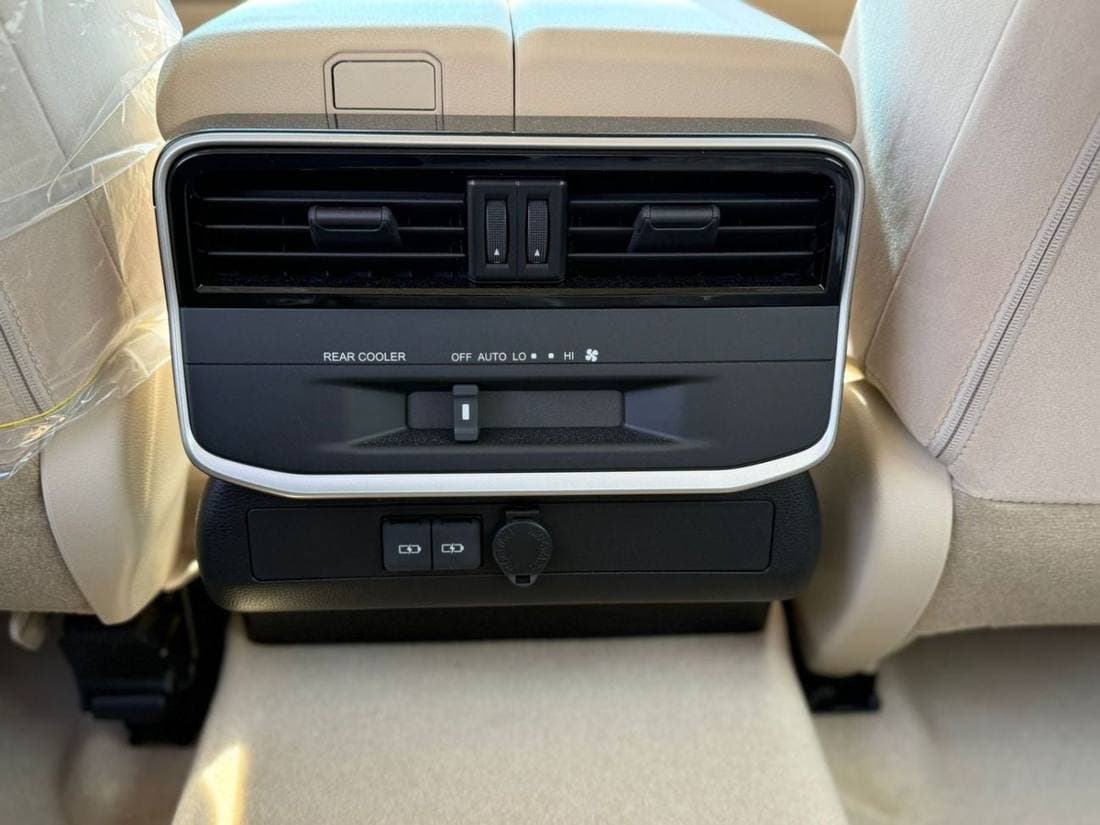 2026 Toyota Land Cruiser thumbnail 7