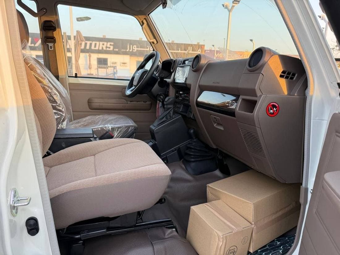 2025 Toyota Land Cruiser Pick Up thumbnail 7