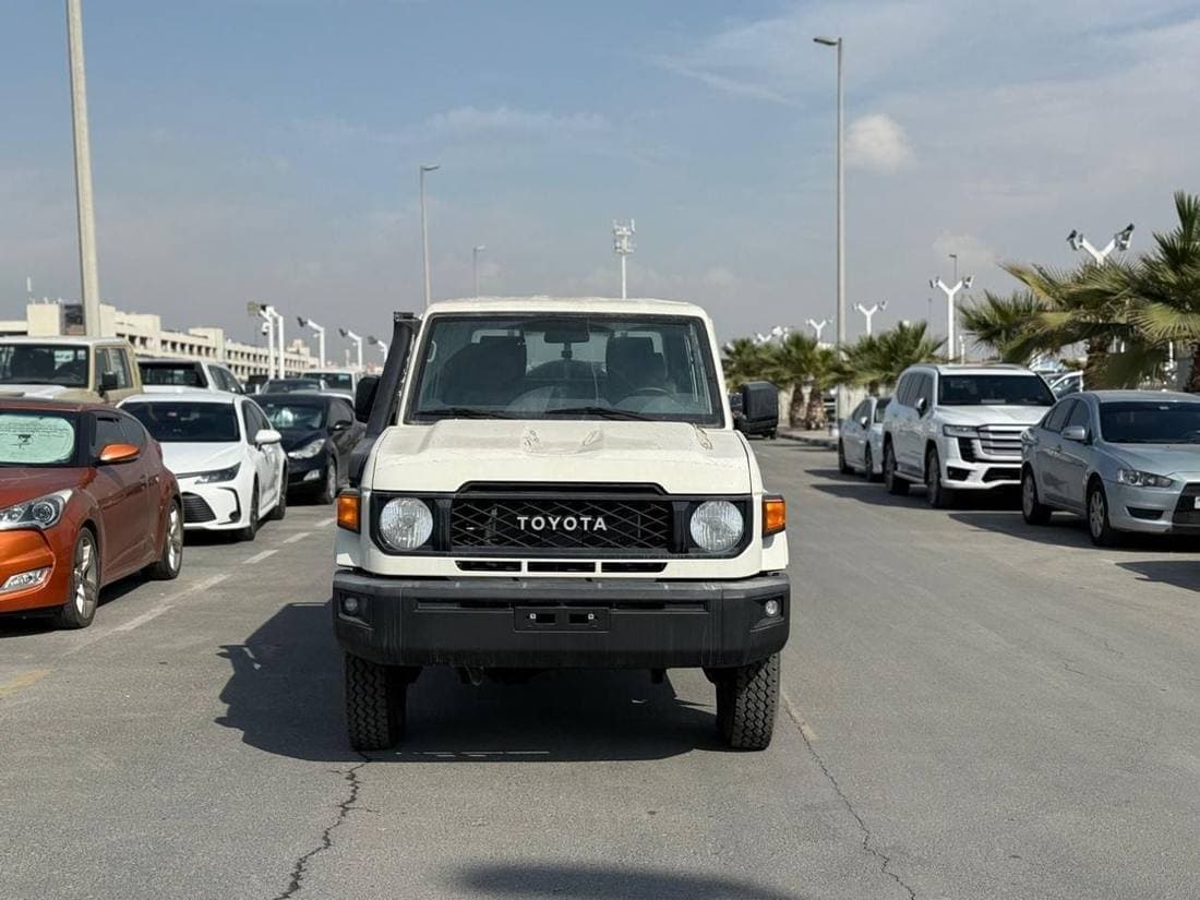2024 Toyota Land Cruiser Pick Up thumbnail 2