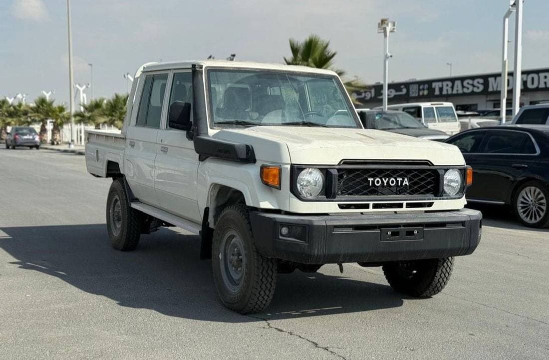 2024 Toyota Land Cruiser Pick Up thumbnail 3