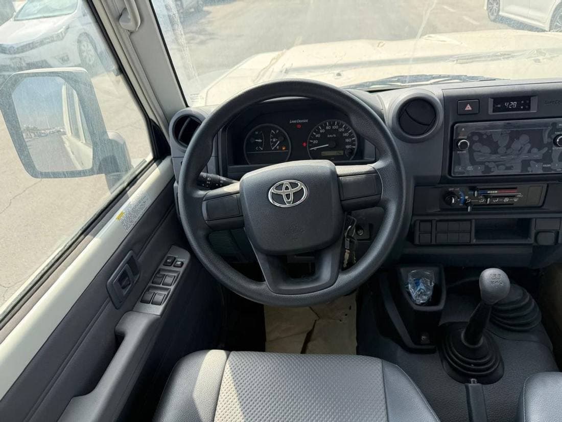 2024 Toyota Land Cruiser Pick Up thumbnail 7