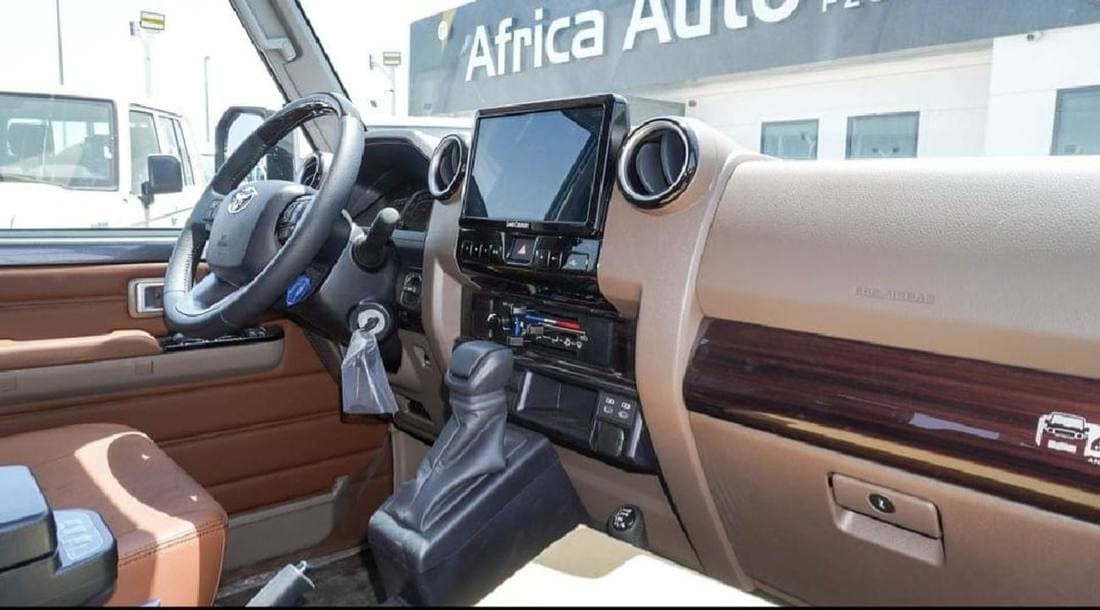 2025 Toyota Land Cruiser Pick Up thumbnail 8