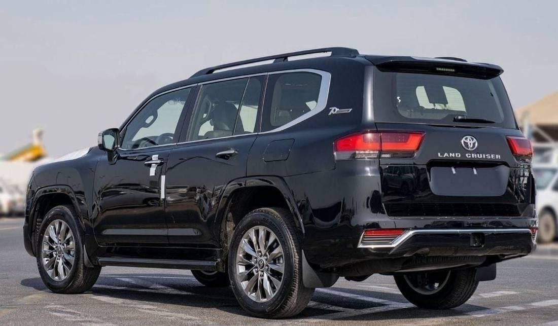 2025 Toyota Land Cruiser VX thumbnail 6