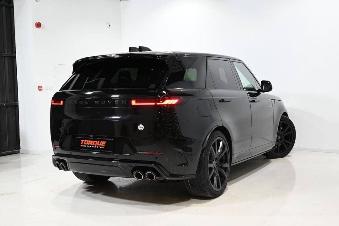 2025 Land Rover Range Rover SV thumbnail 4