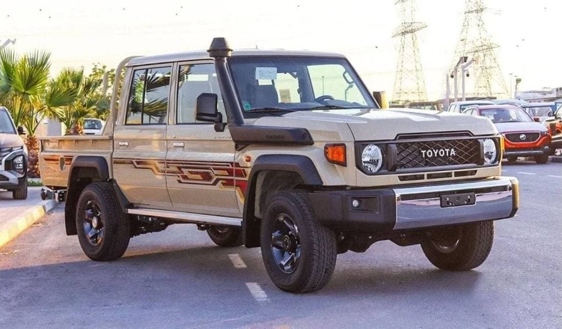 2024 Toyota Land Cruiser Pick Up thumbnail 3