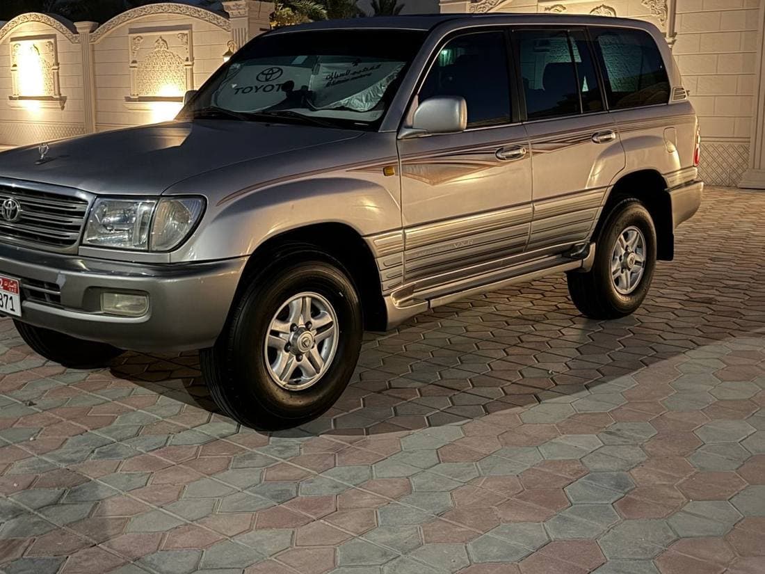 2002 Toyota Land Cruiser VXR MID thumbnail 3