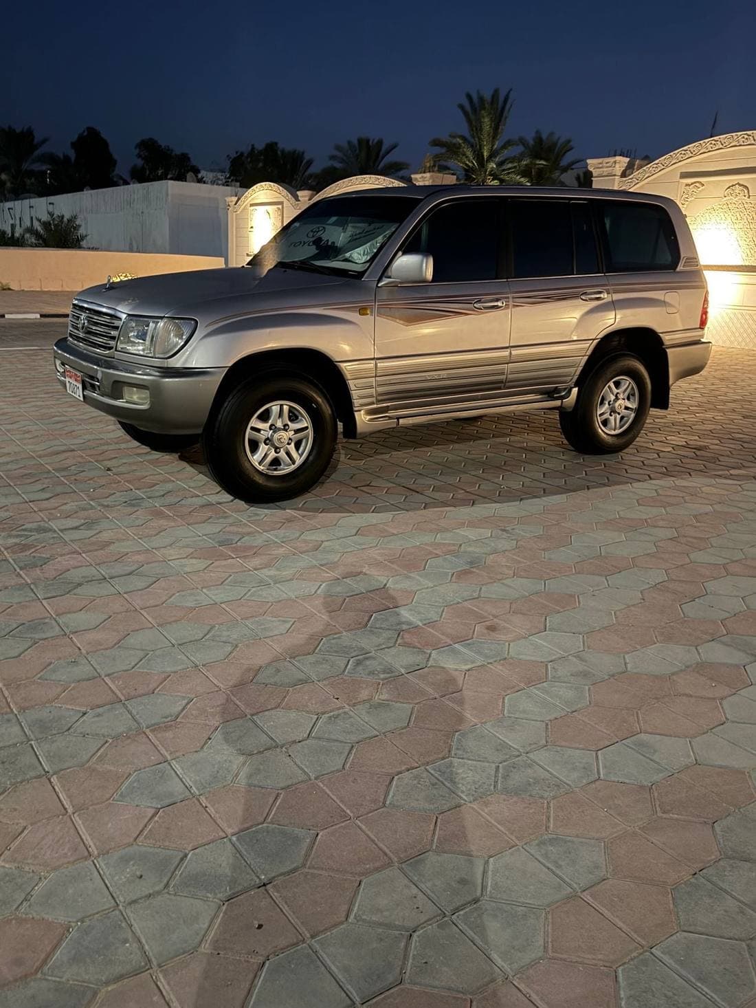 2002 Toyota Land Cruiser VXR MID thumbnail 4