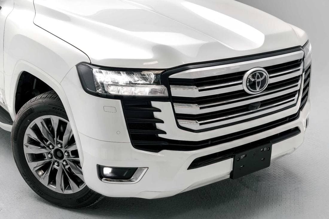 2026 Toyota Land Cruiser GXR thumbnail 2