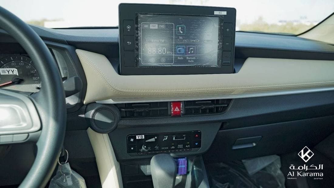 2026 Toyota Yaris E thumbnail 8