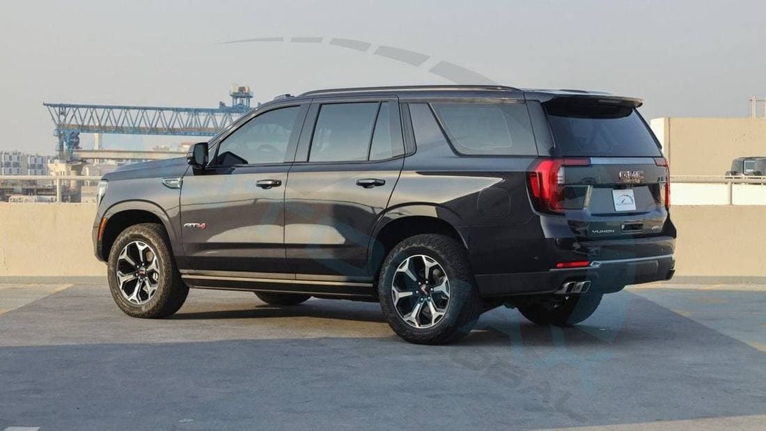 2025 GMC Yukon AT4 thumbnail 5