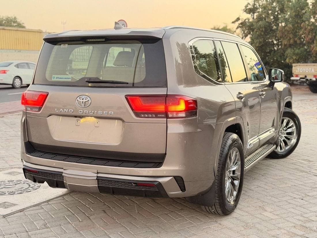 2023 Toyota Land Cruiser GXR thumbnail 4