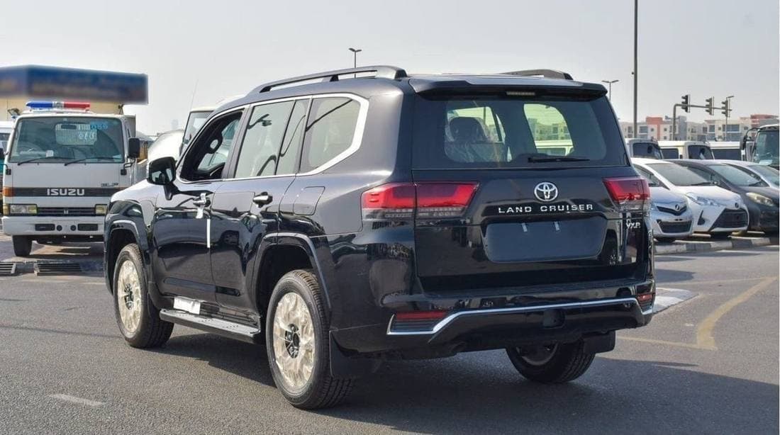 2025 Toyota Land Cruiser VXR thumbnail 5
