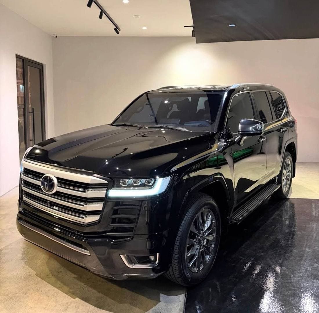 2022 Toyota Land Cruiser VXR thumbnail 2