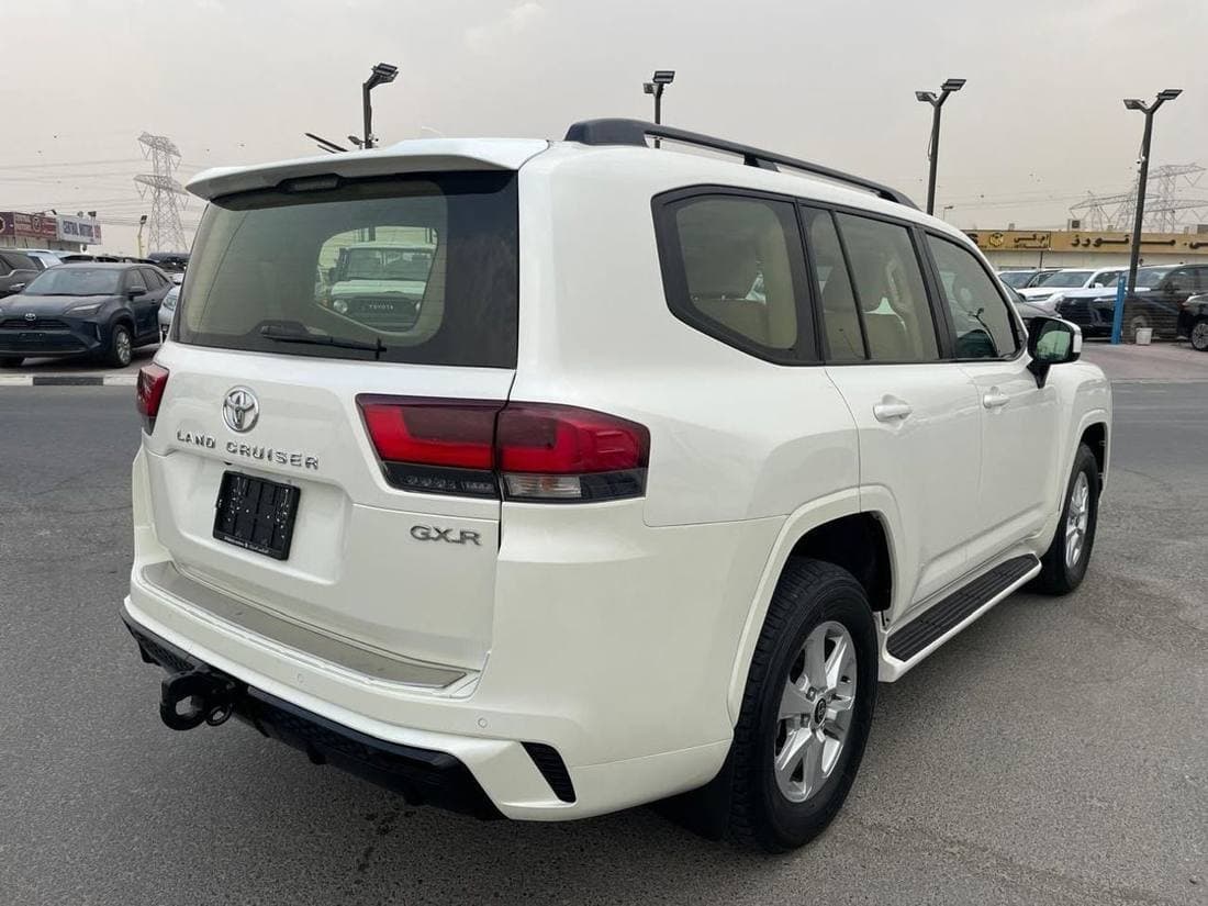 2025 Toyota Land Cruiser GXR thumbnail 5