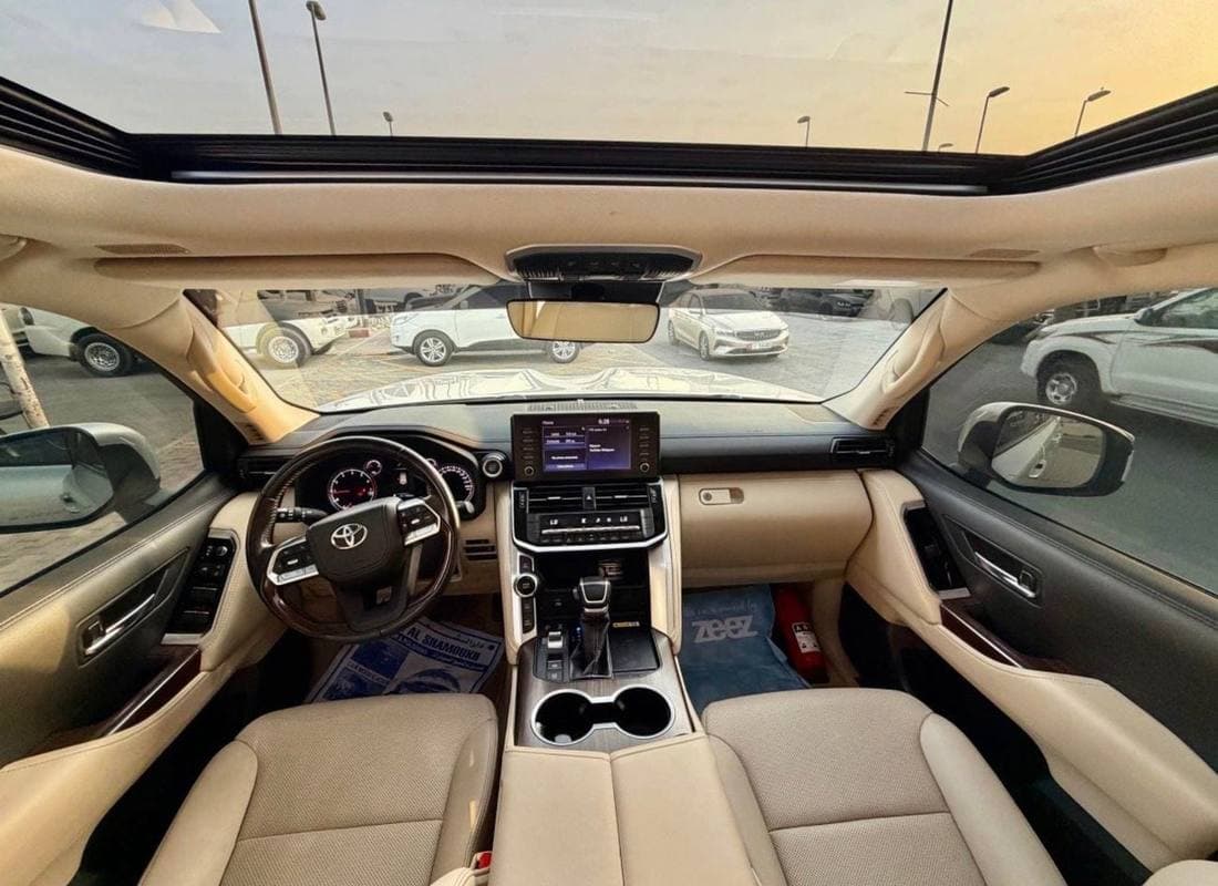 2022 Toyota Land Cruiser GXR thumbnail 4