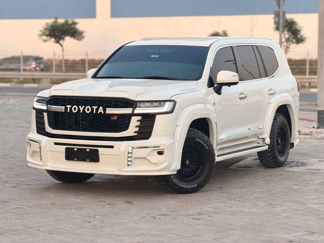 2017 Toyota Land Cruiser GXR thumbnail 2