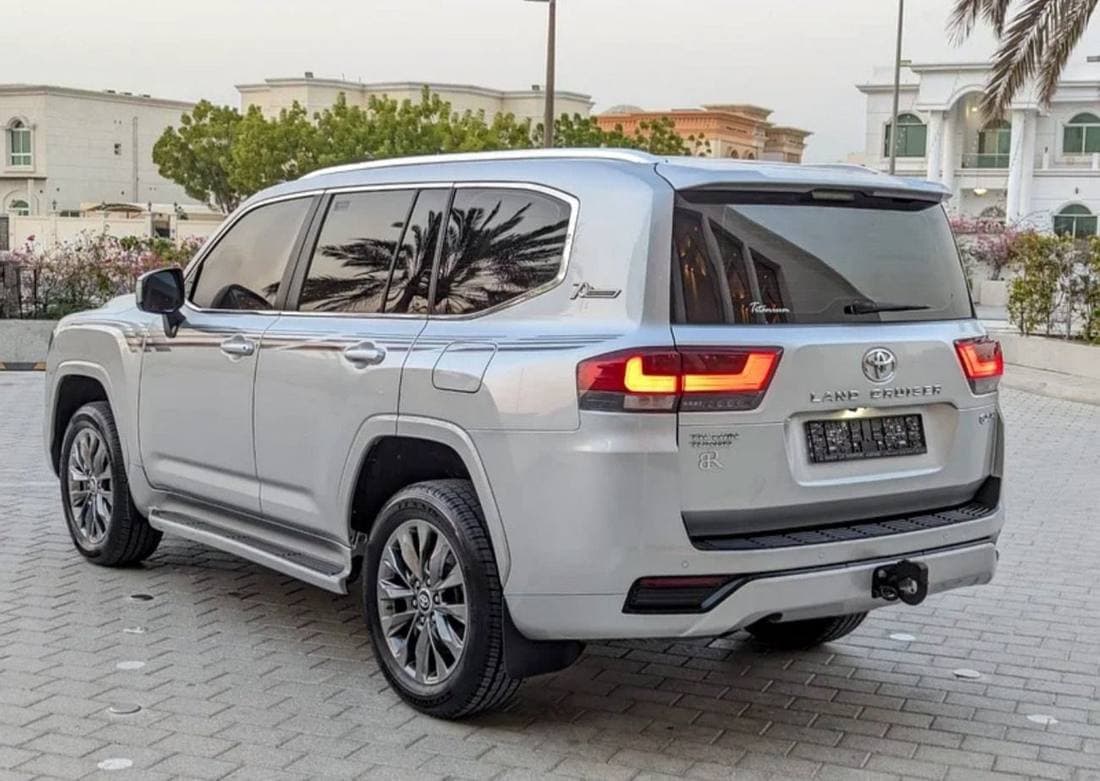 2022 Toyota Land Cruiser GXR thumbnail 4