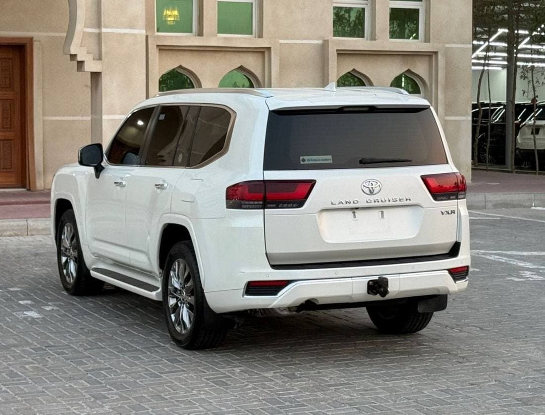 2022 Toyota Land Cruiser VXR thumbnail 5