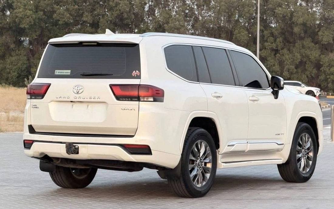 2022 Toyota Land Cruiser GXR thumbnail 4