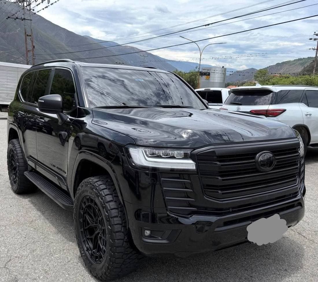 2022 Toyota Land Cruiser VXR