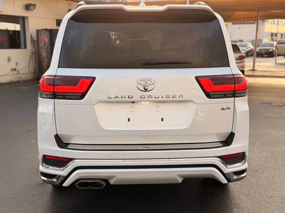 2023 Toyota Land Cruiser thumbnail 5