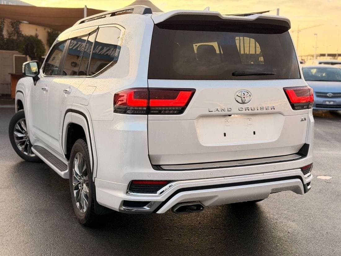 2023 Toyota Land Cruiser thumbnail 3