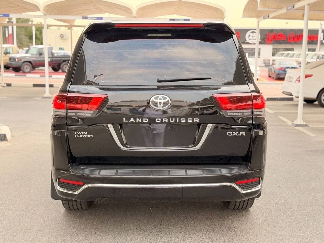 2019 Toyota Land Cruiser GXR thumbnail 6