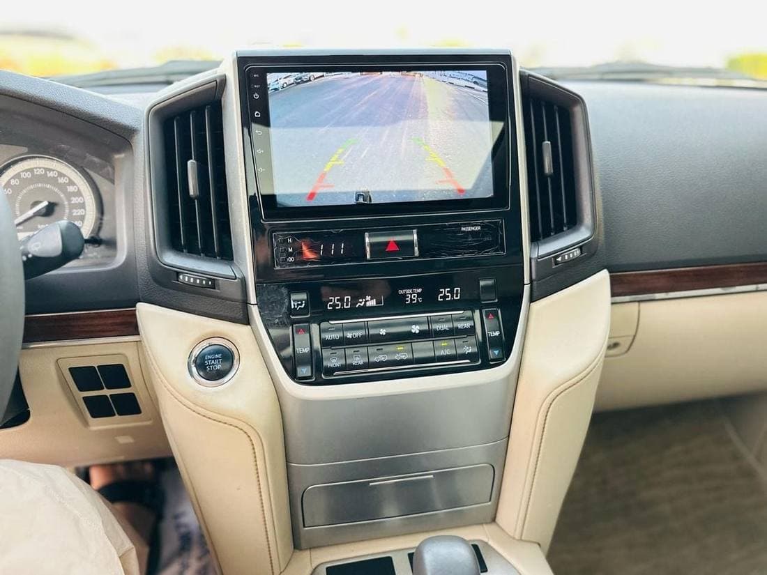 2018 Toyota Land Cruiser VXR thumbnail 7