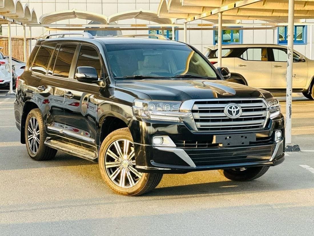 2018 Toyota Land Cruiser VXR thumbnail 2
