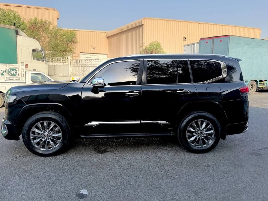 2022 Toyota Land Cruiser GXR thumbnail 6